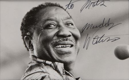 Lot #632 Muddy Waters Signed Photograph - Image 2