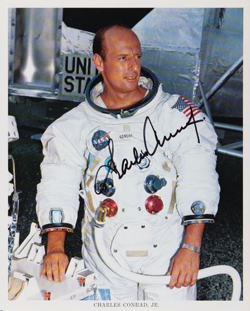 Lot #405 Moonwalkers (10) Signed and Uninscribed Photographs - Image 3