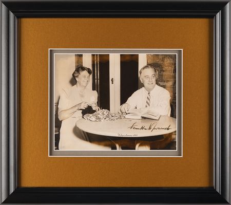 Lot #31 Franklin and Eleanor Roosevelt Signed Photograph as President and First Lady - Rare Dual-Signed 1941 Christmas Portrait from the White House - Image 2