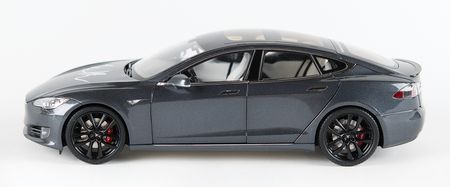 Lot #186 Elon Musk Signed Tesla Model S P100D Scale Model - Image 5