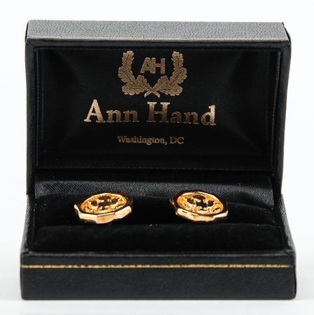 Lot #132 Donald Trump Presidential Gift - Cufflinks - Image 2
