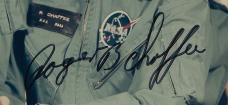 Lot #6121 Apollo 1 Signed Photograph with Rare Flight Suit Patches of Gus Grissom and Ed White II - Image 4