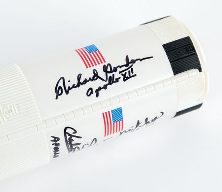 Lot #6475 Apollo Astronauts (8) Multi-Signed Saturn V Rocket Model - Image 8