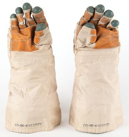Lot #6513 Soyuz TM-23/Mir EO-21 Flown Orlan EVA Cosmonaut Space Suit Gloves - From the Personal Collection of Yuri Usachov - Image 2