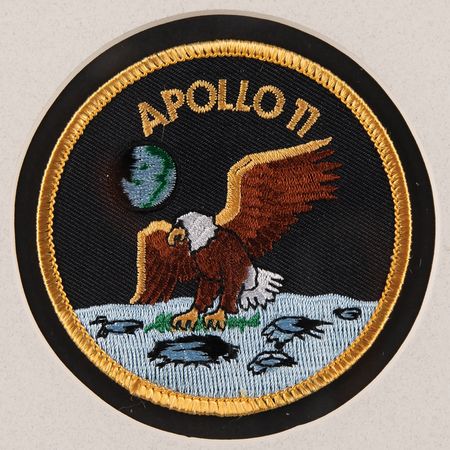 Lot #6141 Buzz Aldrin Oversized Signed Photograph - Image 4