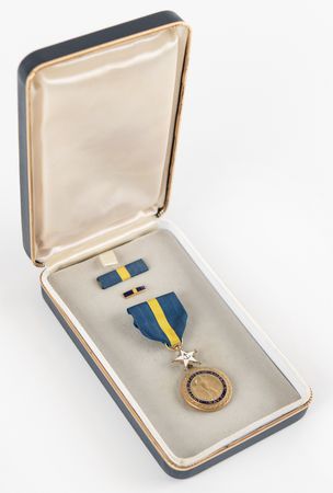 Lot #6225 Navy Distinguished Service Medal - From the Personal Collection of Alan Bean - Image 2
