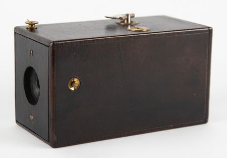 Lot #166 Kodak Camera (c. 1888) - The Legendary First Roll-film Camera: Rare, functional example of the original Kodak?the camera that brought photography to the masses - Image 2