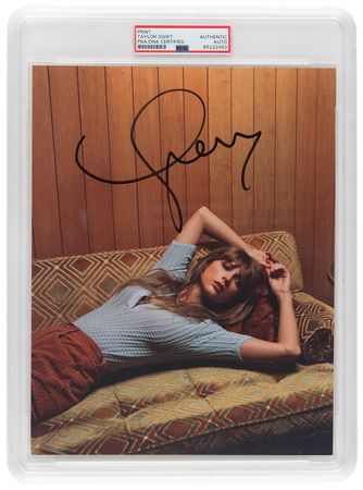 Lot #1208 Taylor Swift Signed Photograph