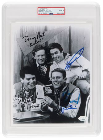 Lot #1220 Happy Days Signed Photograph - PSA MINT