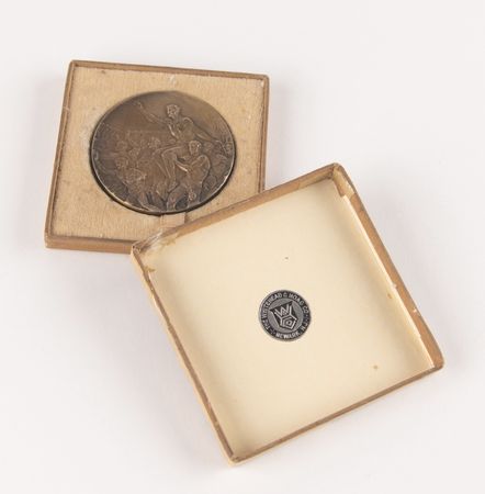 Lot #3066 Los Angeles 1932 Summer Olympics Gold Winner's Medal with Box - Image 5