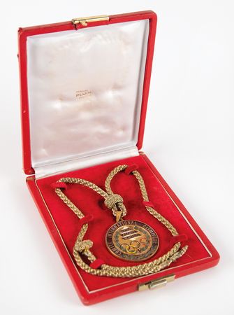 Lot #3195 Official IOC Member Medal - From the Collection of IOC Member Phillip W. Coles - Image 5