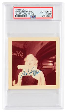 Lot #765 Marilyn Monroe Signed Candid Photograph at Gladstone Hotel in New York City, 1955 - Image 1
