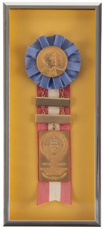 Lot #90 Ronald Reagan and George Bush Signed Inauguration Invitation and Inaugural Gifts/Ephemera - Image 8