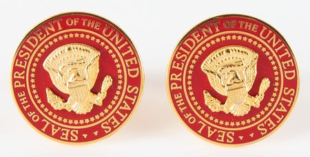 Lot #285 Donald Trump Presidential Gift - Cufflinks and Lapel Pin - Image 2