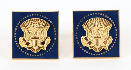 Lot #286 Donald Trump Presidential Gift - POTUS Seal Cufflinks (Square) - Image 1