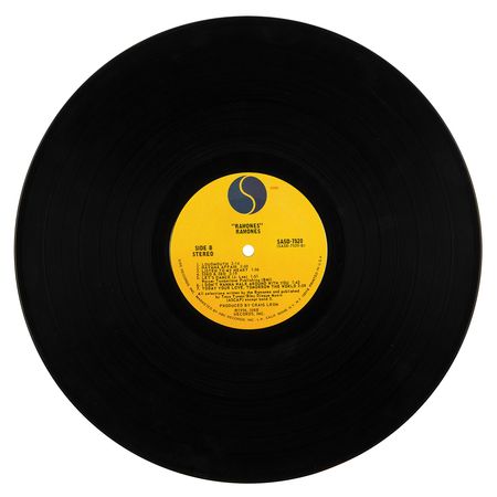 Lot #745 Ramones Signed Debut Album (First Pressing) - Obtained During the Band?s First American Tour - Image 4