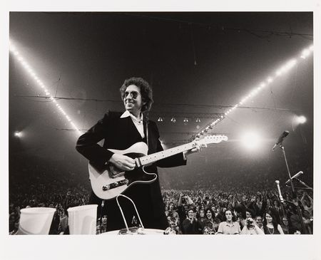 Lot #600 Bob Dylan Oversized Original Photograph by Barry Feinstein - 'Onstage at The Forum' - Image 1