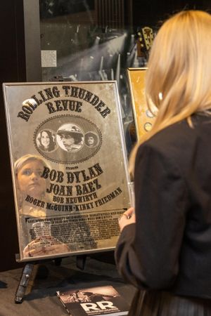 Lot #552 Bob Dylan: Rolling Thunder Revue Mirror - From the Collection of Bob Neuwirth - Image 3