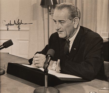 Lot #146 Lyndon B. Johnson Signed Photograph as President - Image 2