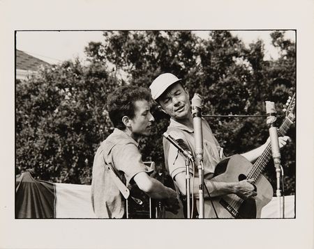 Lot #611 Bob Dylan and Pete Seeger Original Photograph by David Gahr, Newport 1963 - Image 1