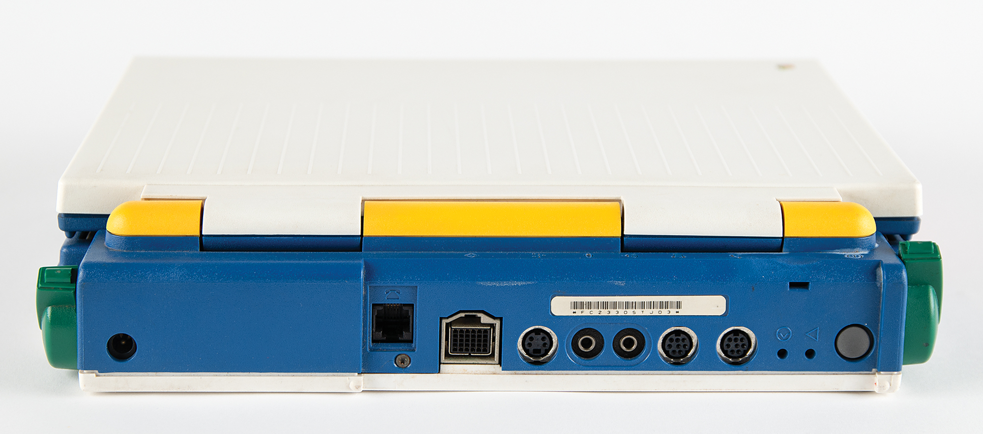 apple PowerBook170 JLPGA記念 ベネトン 未使用外装パーツ Une coque de PowerBook 170 JLPGA - Le journal du lapin