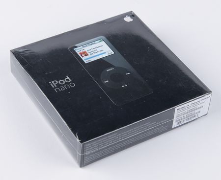 Lot #6144 Apple iPod Nano (1st Generation, Sealed - 2GB, Black) - Image 3
