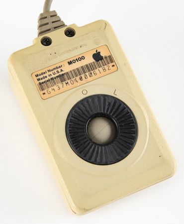 Lot #6063 Apple Macintosh 128K Computer and 'The First One Hundred Days? Dealer Launch Kit - From the Collection of Clement Mok - Image 7