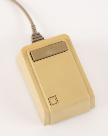 Lot #6055 Apple Lisa Computer with 'Twiggy' Drives, ProFile Hard Drive, Mouse, and Keyboard - Image 10