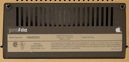 Lot #6055 Apple Lisa Computer with 'Twiggy' Drives, ProFile Hard Drive, Mouse, and Keyboard - Image 9