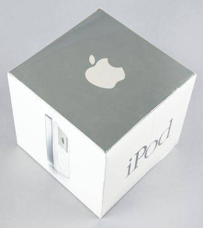 Lot #6136 Apple iPod (First Generation, Sealed) - Image 4