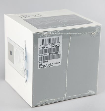 Lot #6136 Apple iPod (First Generation, Sealed) - Image 5