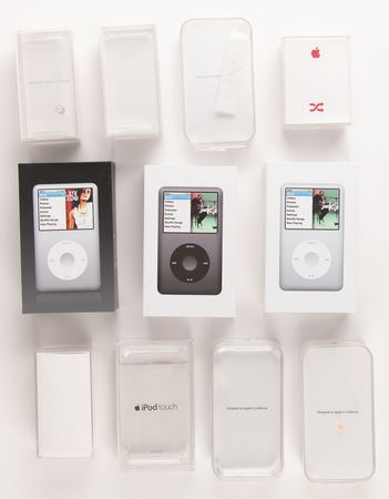 Lot #6122 Apple's Modern History - Collection of 35+ Devices with the Original iPhone, iPod, iPad, and Apple TV - Image 15