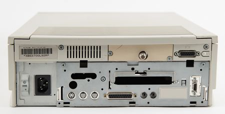 Lot #6092 Apple Power Macintosh 6360 Prototype with Unreleased Mac OS 7.7 - Image 2