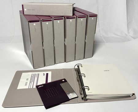 Lot #6053 Apple Lisa 1 Twiggy Software Collection, including Pre-Release Software 5.25? and 3.5? Floppy Disks - Image 2