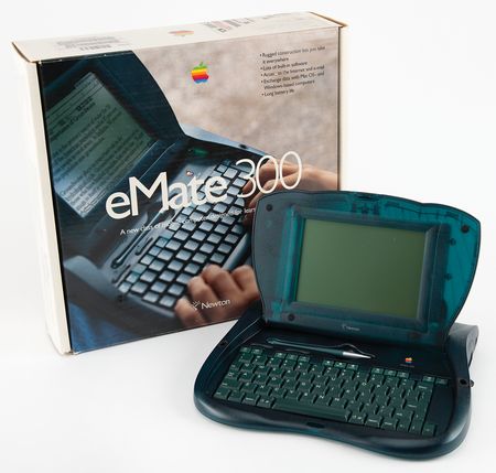 Lot #6098 Apple Newton eMate 300 with Original Box