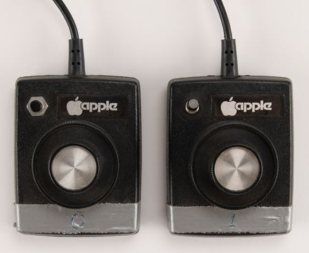 Lot #6052 Apple IIe Computer with Original Box - Image 6