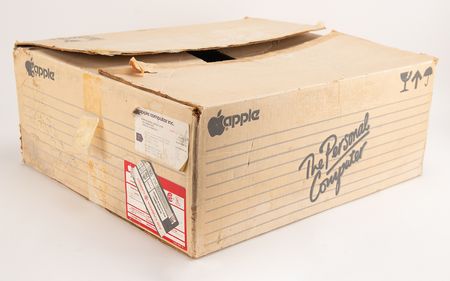 Lot #6052 Apple IIe Computer with Original Box - Image 8