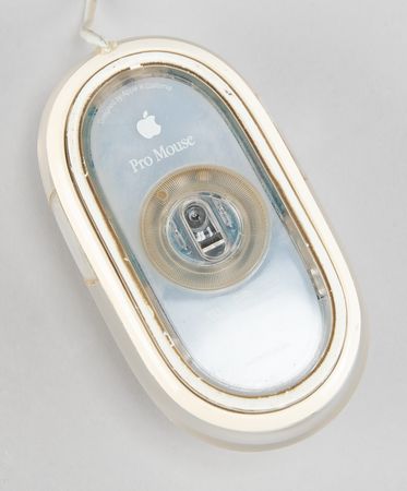 Lot #6104 Apple iMac G4 (2) Computers - 15-inch and 20-inch versions - Image 9