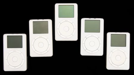 Lot #6137 Apple (5) iPod Classic Special Editions with Hendrix, Marley, Holiday, Run-DMC, and Morissette - Image 3