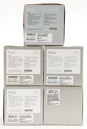 Lot #6137 Apple (5) iPod Classic Special Editions with Hendrix, Marley, Holiday, Run-DMC, and Morissette - Image 9