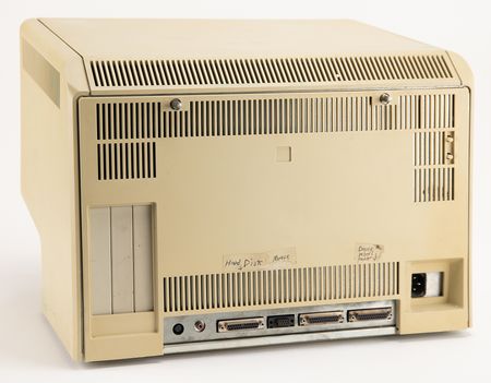 Lot #6061 Apple Lisa 2 Prototype with Mouse, Keyboard, and ProFile Drive - Image 3