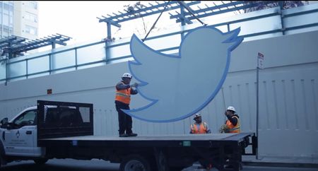 Lot #6320 Twitter Inc. Official 'Bird Logo' Fascia Sign - An Iconic Fixture from the Company?s Market Square Headquarters in San Francisco - Image 7