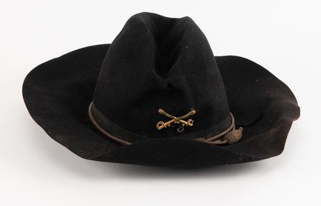 Lot #39 Civil War: Pvt. John L. Seitzinger's M1840 Saber, Cavalry Hat, and Cavalry Post G.A.R. Flag - Image 8