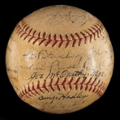 Lot #854 NY Yankees: 1936 Team-Signed Baseball with Lou Gehrig, Tony Lazzeri, and Joe DiMaggio - Image 4