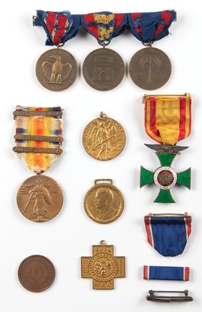 Lot #71 Theodore Roosevelt (4) Signed Letters to Cousin, a Fellow Rough Rider, with Rare Medal Collection - Three Letters Signed as President - Image 8