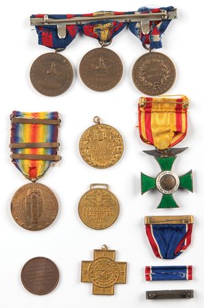 Lot #71 Theodore Roosevelt (4) Signed Letters to Cousin, a Fellow Rough Rider, with Rare Medal Collection - Three Letters Signed as President - Image 9