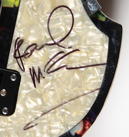 Lot #641 Beatles: Paul McCartney Signed Hofner 'Violin' Bass Guitar with Sgt. Pepper's Finish - Image 3