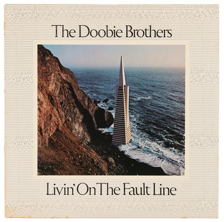 Lot #689 The Doobie Brothers Multi-Signed (10) Album - Livin' on the Fault Line - Image 2