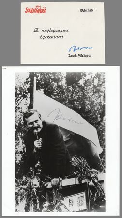 Lot #400 Lech Walesa (2) Signed Items - Photograph