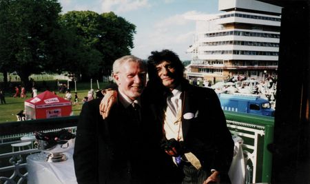 Lot #732 Ronnie Wood Signed Photograph with 'Tongue and Lips' Sketch - Image 2